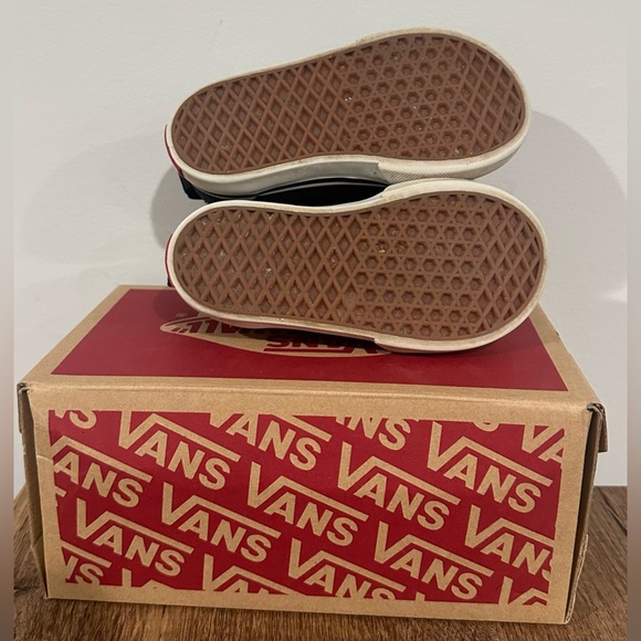 Vans Ward Slip On Sneakers - Picture 5 of 5